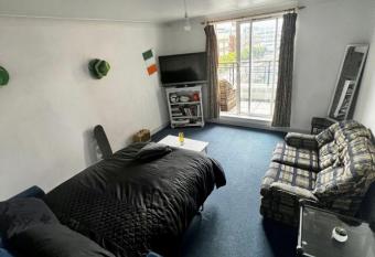 CustomHouse Balcony view, Dublin 1 has Balcony rooms