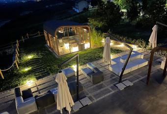 FRAMES Relax has Balcony rooms