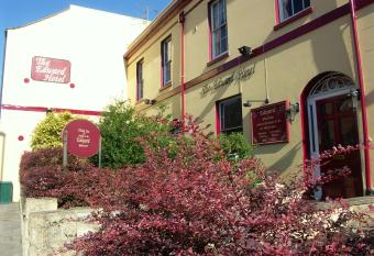 Edward Hotel allows 18 year olds to book a room