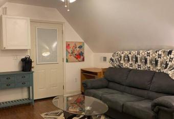 Spacious & Private 2nd Flr. Apt. allows 18 year olds to book a room