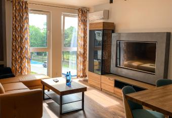 Belzacka City Apartment has Balcony rooms