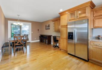 Cozyliving allows 18 year olds to book a room