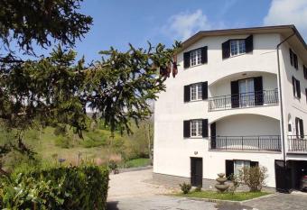 Casa Vacanze Monte Cucco has Balcony rooms