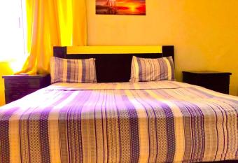 Hotel Residence Ami Bamba allows 18 year olds to book a room