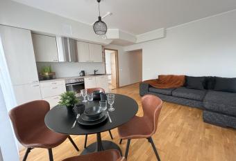 Cozy Apartment near City Centre has Balcony rooms