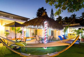 Seashell Motel and International Hostel allows 18 year olds to book a room
