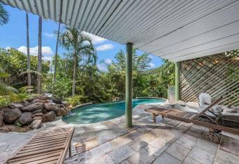 Treetop Paradise with Pool, has Balcony rooms