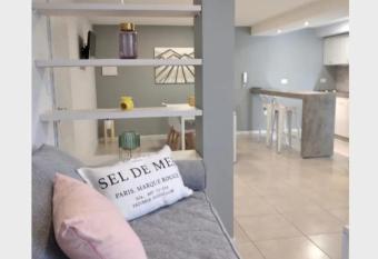 Bombal has Balcony rooms