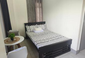 Solo unit with own cr & mini kitchen - KTH #201 allows 18 year olds to book a room