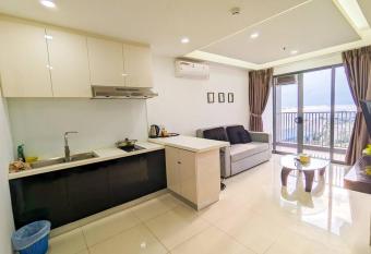 Lovina 1016 Harbourbay Residence allows 18 year olds to book a room