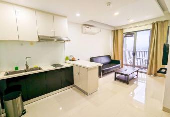 Lovina 1811 Harbourbay Residence allows 18 year olds to book a room