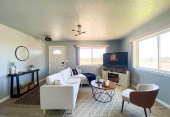 Madras Oak House has Balcony rooms