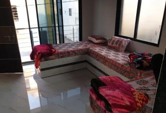 BRG HOMESTAY has Balcony rooms