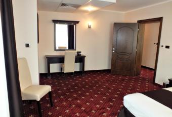 SPA Hotel Dragalevtsi has rooms with a private hot tub