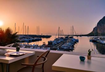 B&B Villaggio Dei Pescatori allows 18 year olds to book a room