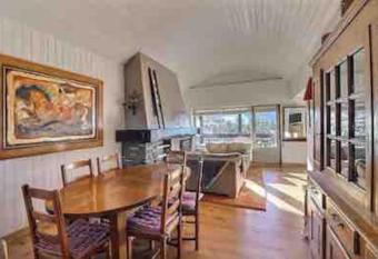 superbe appartement avec vue sur montagnes, calme has Balcony rooms