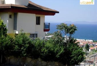 Ku  adas   Muhte  em Deniz Manzaral   Villa 6+1 has Balcony rooms