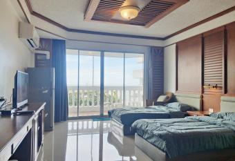 PMY Beach Resort Rayong has Balcony rooms
