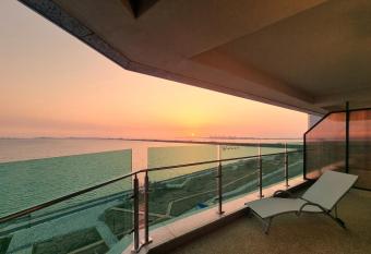 Hotel GITE allows 18 year olds to book a room