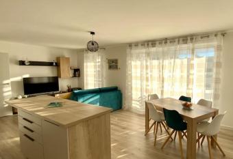 L appel du large has Balcony rooms