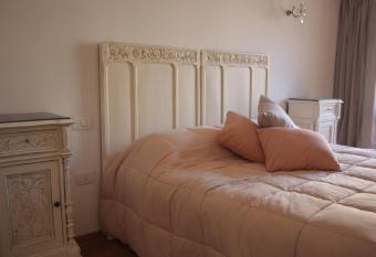 Affittacamere Arco Polinori allows 18 year olds to book a room