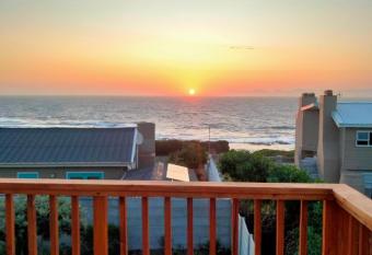 P  rel of Perlemoenbaai has rooms with a private hot tub