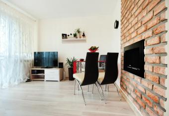 JTB Apartament Odzie  owa allows 18 year olds to book a room