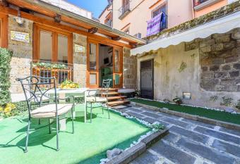 [Sorrento Coast] Villa with garden Il Glicine has Balcony rooms