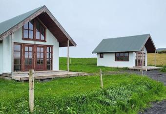 H  lar Countryside Cabin 2 allows 18 year olds to book a room