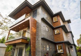 Redhomex Anjuna has Balcony rooms