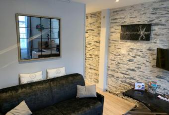 Coeur de Doutre ( RDC,Tr  s calme) Non fumeur has Balcony rooms