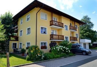 Appartement Lisa Schweiger has Balcony rooms