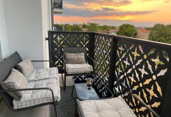 Luxe Living has Balcony rooms