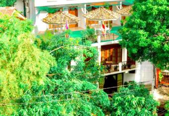 Mirissa Beach Inn has Balcony rooms