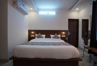 HOTEL ARTIZE has Balcony rooms