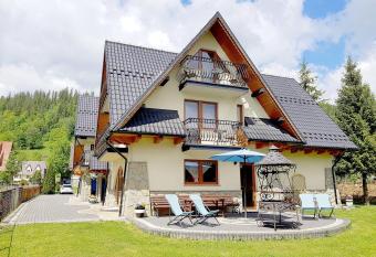 Willa Ewa has Balcony rooms