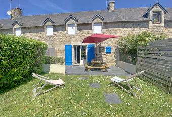 R  F 302 LARMOR-PLAGE long  re 3 pi  ces avec jardin has Balcony rooms