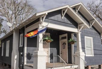 Beautiful Private Single Home allows 18 year olds to book a room