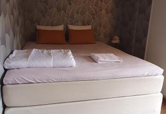 Apartment in S  dert  lje Stockholm has rooms with a private hot tub