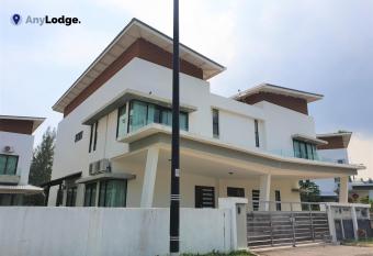 AnyLodge Marina Island Villa 1 has Balcony rooms