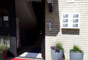 Hotel Calenberger Hof allows 18 year olds to book a room