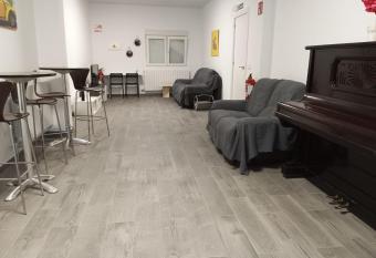 PENSION IRATI has Balcony rooms