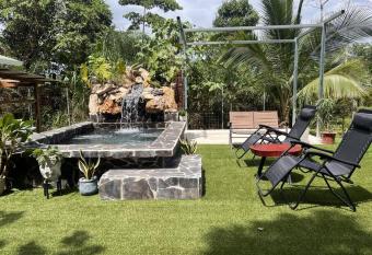 Tropical Garden Cabin, private pool with hot water has rooms with a private hot tub
