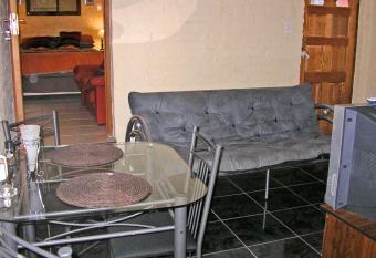 Little Lotta Cottage has Balcony rooms