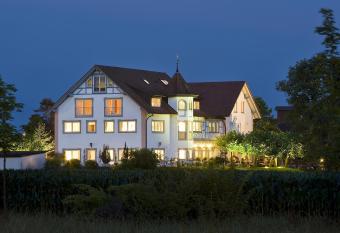 Reck s Hotel-Restaurant has Balcony rooms