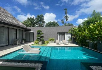 Anchan Villas Bang Tao Hideaway! has Balcony rooms