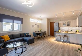 Luxury & Cozy apartment has Balcony rooms