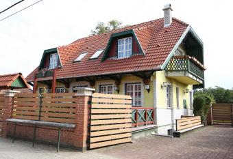 Aranyhaj Apartman allows 18 year olds to book a room