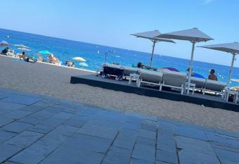 Les Pieds dans l Eau Appartement 2 pi  ces has Balcony rooms