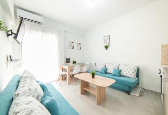 Chris & Mary Comfort Rooms 2 has Balcony rooms